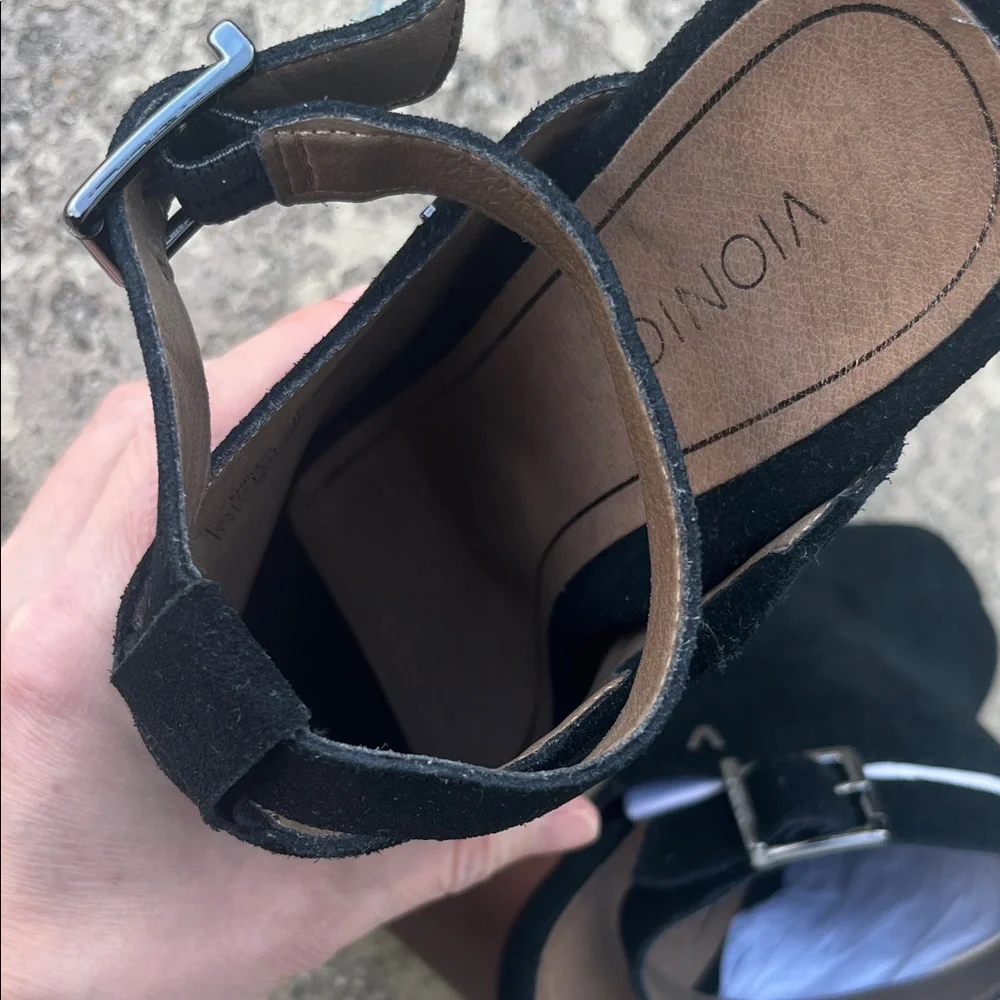 Vionic Black Suede Block Heel Sandals - Picture 15 of 16